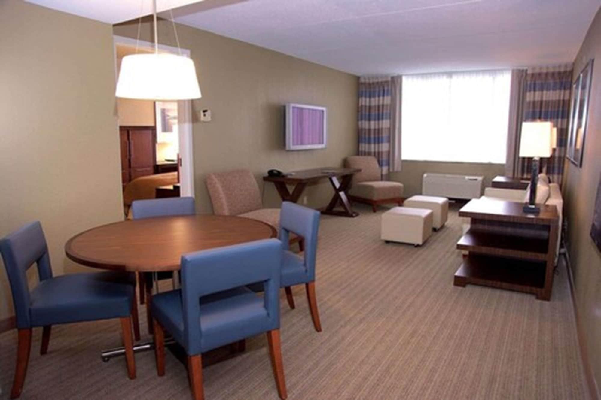 Отель Doubletree By Hilton St. Louis At Westport Мэриленд-Хайтс Номер фото