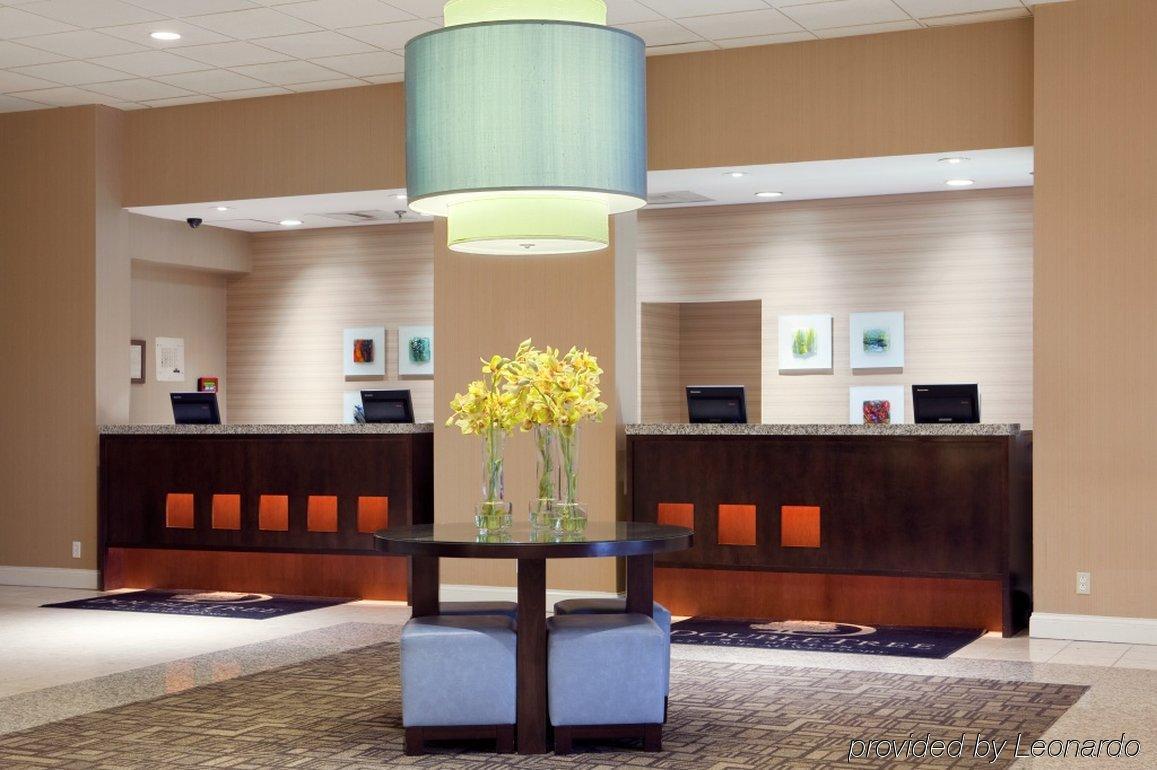 Отель Doubletree By Hilton St. Louis At Westport Мэриленд-Хайтс Экстерьер фото